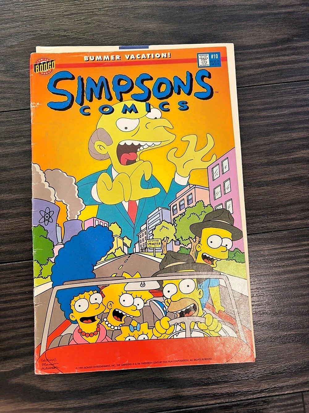 Bongo Comics Simpsons Comics #10 / Apu Nahasapeemapetilon's Kwik-E-Comics #1